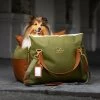 L’élianne ®: Designer Luxe Honden Autostoel – Auto Hondenmand – Verhoogde Autostoel Hond – Honden Reismand – Honden Automand -Benodigdheden Voor Huisdieren Winkel Lelianne ® Designer Luxe Honden Autostoel Auto Hondenmand Verhoogde Autostoel Hond Honden Reismand Honden Automand